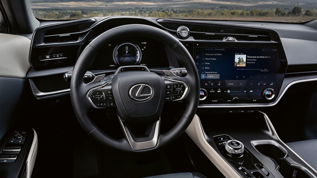 Interieur eines Lexus RZ