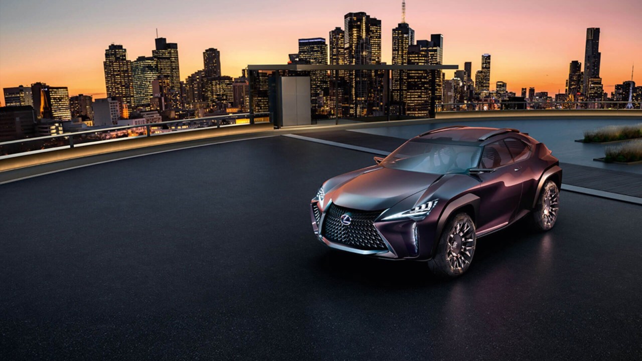 Lexus UX Konzeptfahrzeug vor einer Stadtkulisse