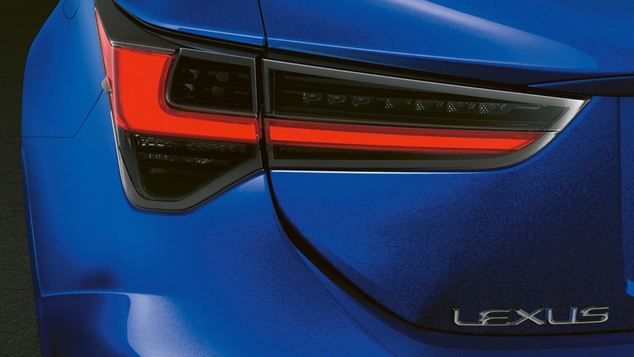 Lexus RCF - Rücklicht links
