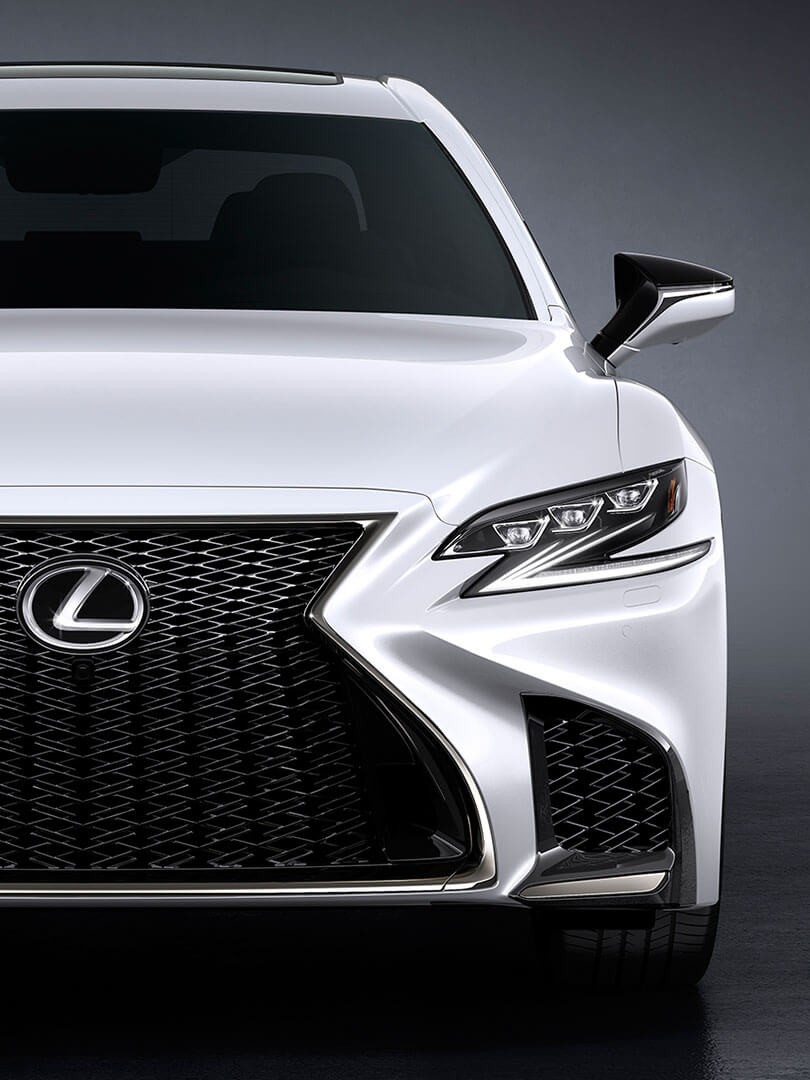 Lexus NX Front