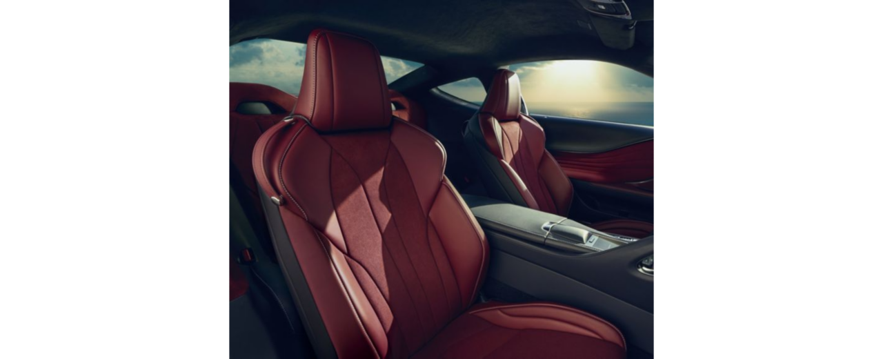 Lexus LC Vordersitz Nahaufnahme
