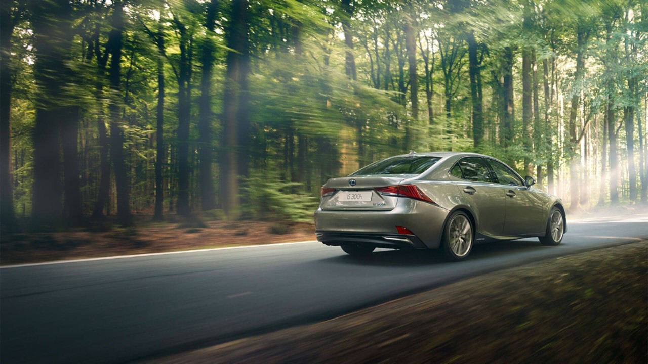 Lexus IS 300h auf der Straße