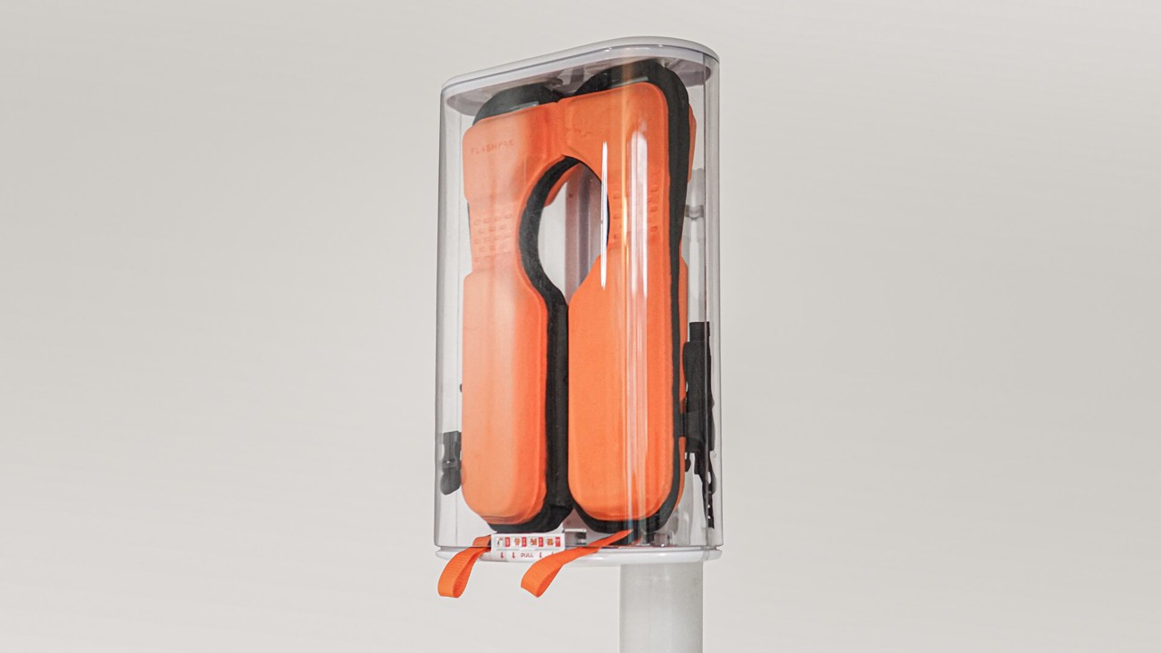 Eine Schwimmweste in Orange 