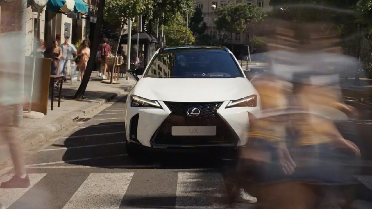 lexus-ux-my23-joy-crookes-videoposter-1920x1080