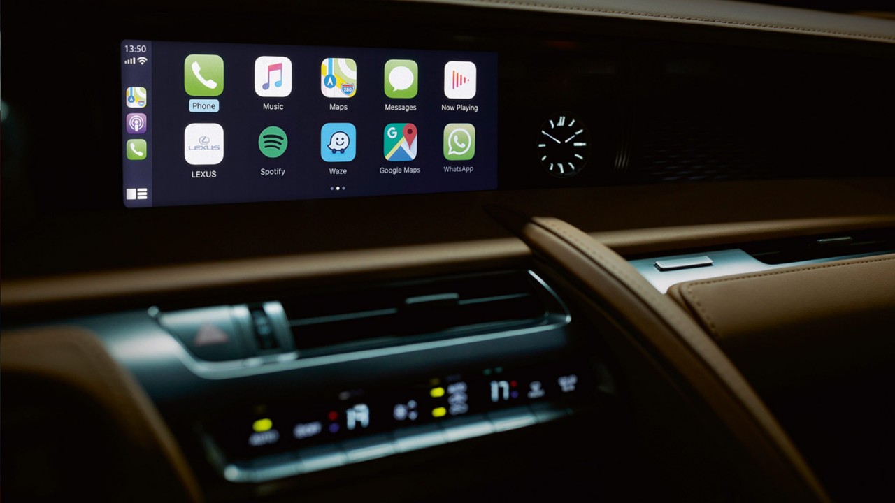 Modernes Touchpad des Lexus LC Coupé mit Apps.