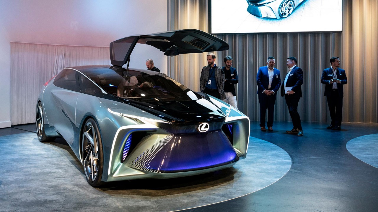 Electrified Auto im Showroom 
