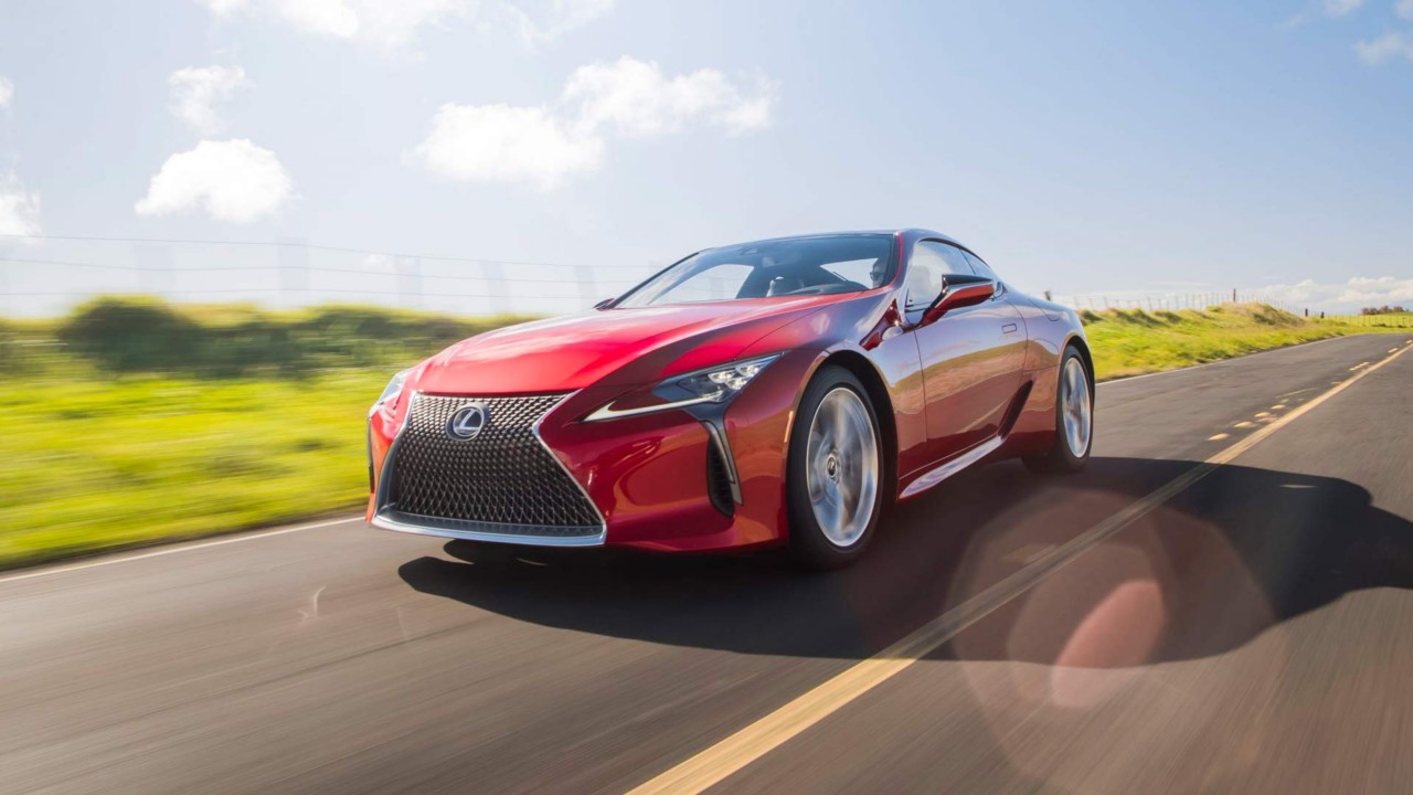 Lexus LC am fahren 