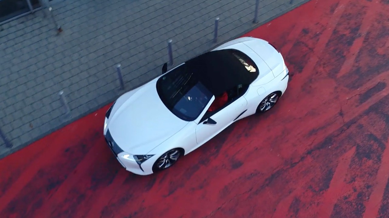 Ringtaxi: Lexus LC Cabriolet auf dem Nürburgring