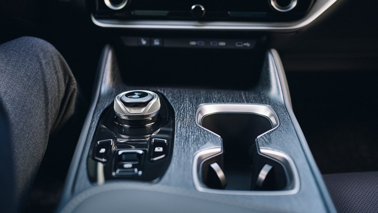 Lexus RZ 450e's centre console 