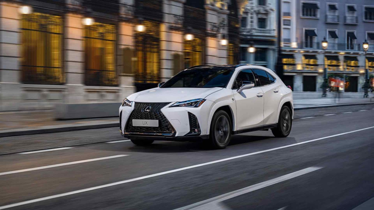 2022-dxp-lexus-ux-world-prem-signposting-01-1920x1080